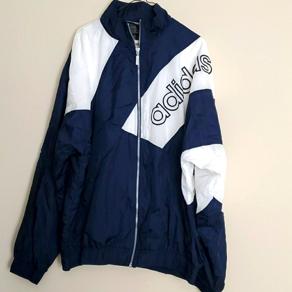 Adidas legion warm up mens L apparel.